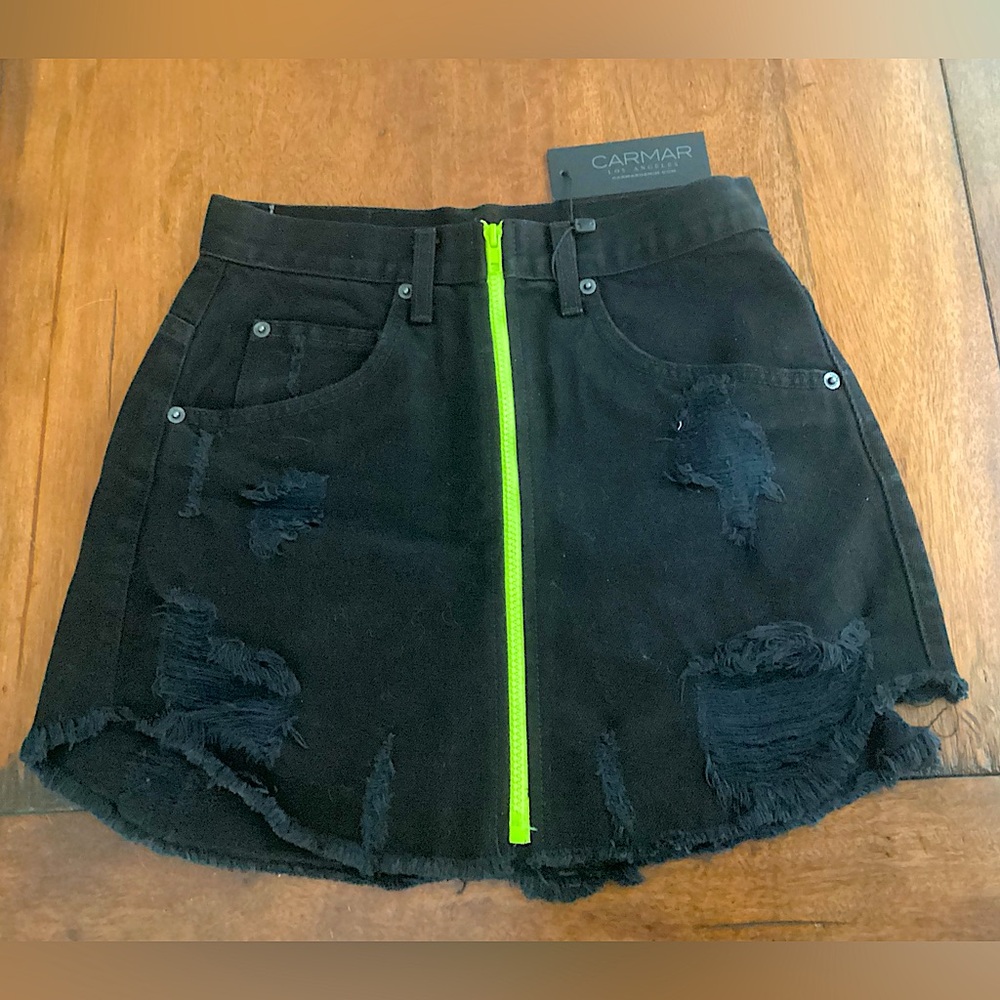 NWT Women’s Carmar Beatrice Distressed Denim Skirt, Size 26